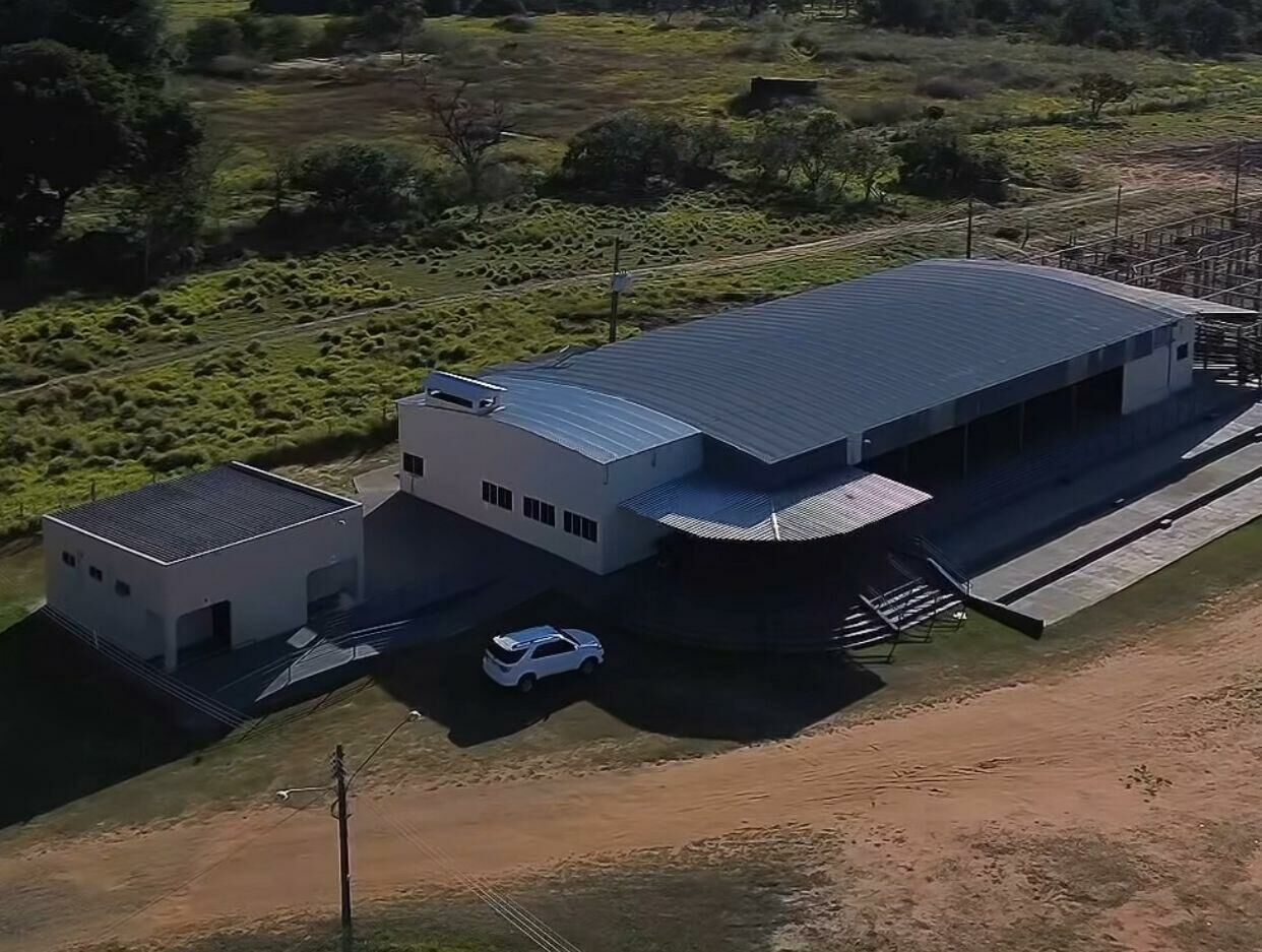 Imagem de compartilhamento para o artigo Atrações de peso e estrutura grandiosa na preparação do XXIII Festa do Peão de Boiadeiro de Alcinópolis  da MS Todo dia